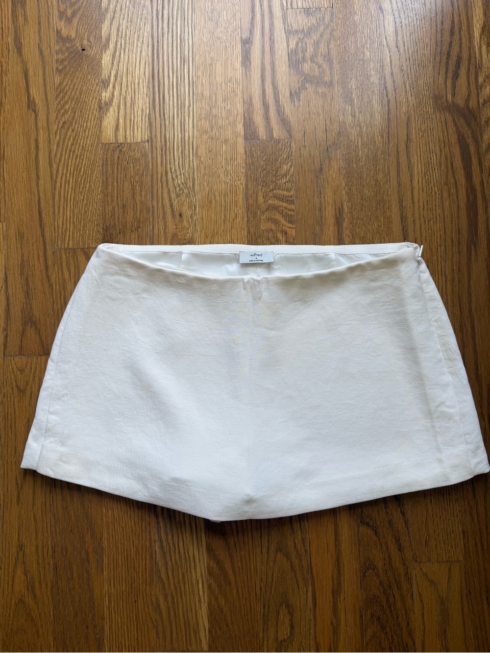 Aritzia Jewel Skort